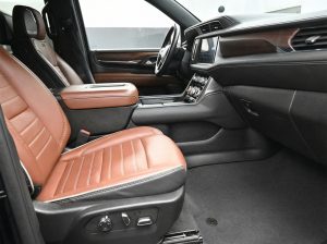 2024 GMC Yukon XL Denali Ultimate — thumbnail 10