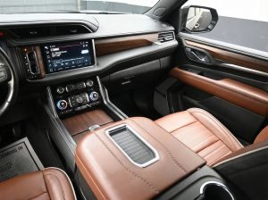 2024 GMC Yukon XL Denali Ultimate — thumbnail 16