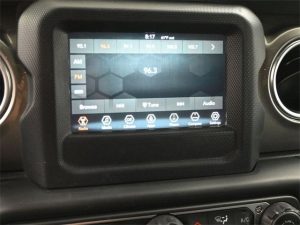 2018 Jeep Wrangler Unlimited Sahara — thumbnail 15